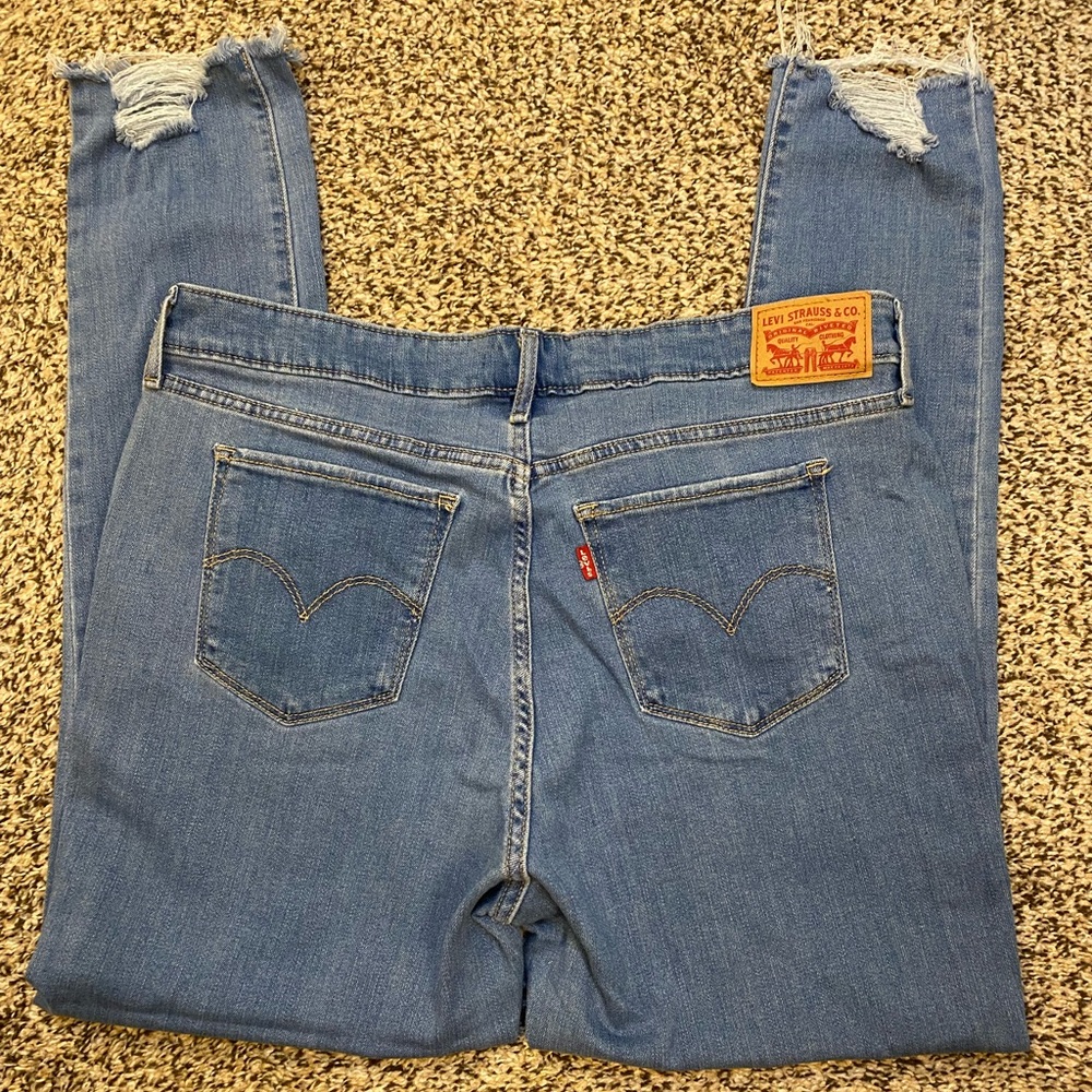 Women’s Levi’s 711 Skinny Jeans 33  medium blue Wash